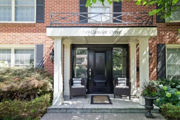 249 Camelot DR, Burlington, ON L7L 2E9