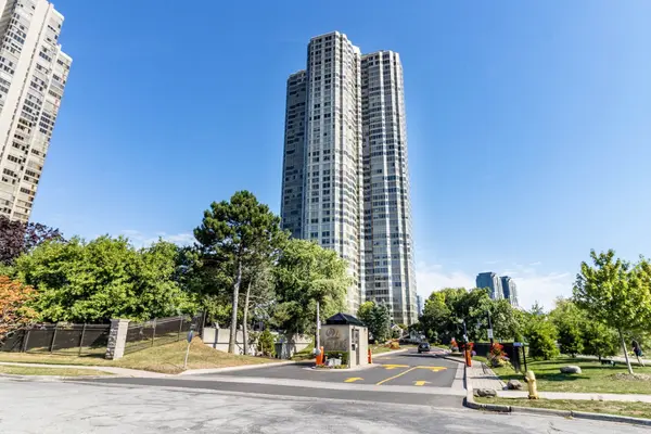 1 Palace Pier CT #2407, Toronto W06, ON M8V 3W9
