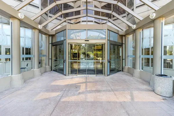 1 Palace Pier CT #2407, Toronto W06, ON M8V 3W9