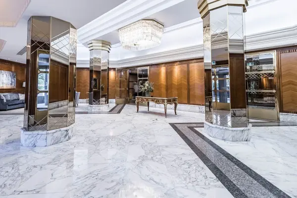 1 Palace Pier CT #2407, Toronto W06, ON M8V 3W9