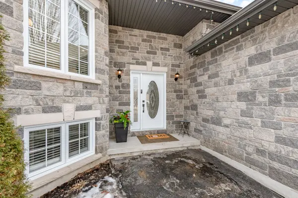 52 South Indian DR, The Nation, ON K0A 2M0