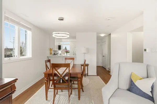 2621 Longfields DR #32, Barrhaven, ON K2J 2L7