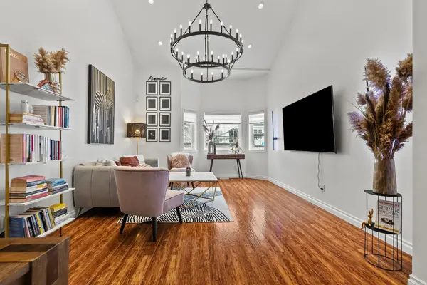 5 Milner Downs CRES, Kanata, ON K2M 2S6