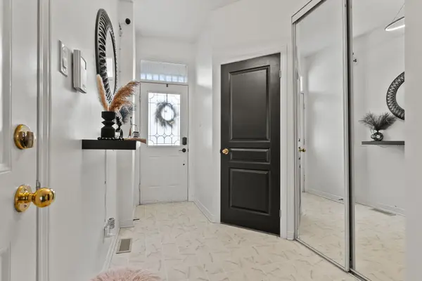 5 Milner Downs CRES, Kanata, ON K2M 2S6