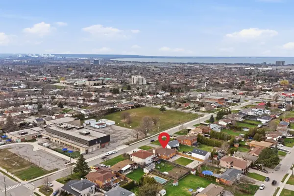 58 Kilbourn AVE, Hamilton, ON L8G 3E2