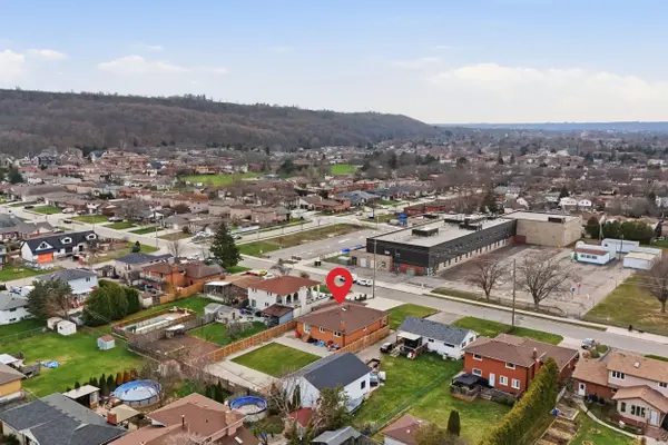 58 Kilbourn AVE, Hamilton, ON L8G 3E2