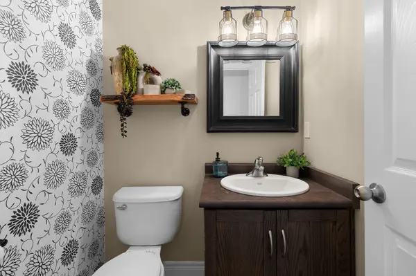 305 Briarmeadow DR #13, Kitchener, ON N2A 4K9