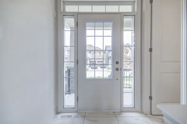 1042 Denton DR, Cobourg, ON K9A 3T8