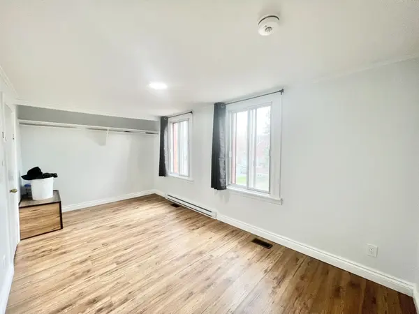 67 Queen Mary ST #B, Cityview - Parkwoods Hills - Rideau Shore, ON K1K 1X6