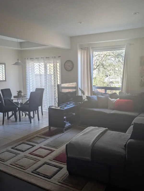 170 Palace Beach TRL #6, Hamilton, ON L8E 0H2