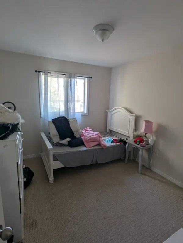 170 Palace Beach TRL #6, Hamilton, ON L8E 0H2