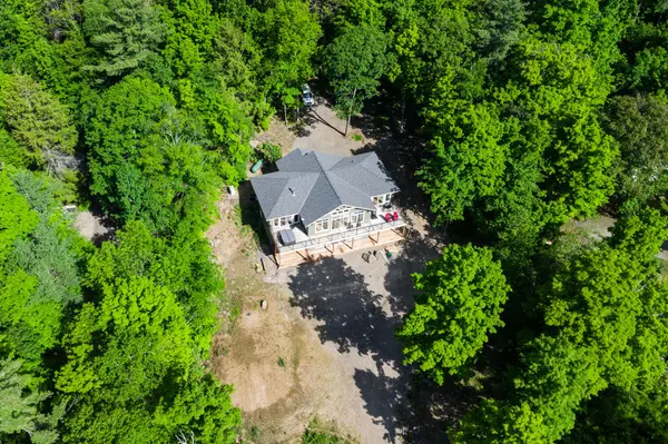 5166 Calabogie RD, Greater Madawaska, ON K0J 1H0