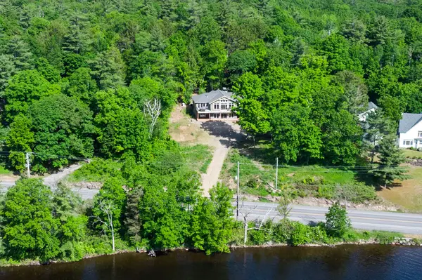 5166 Calabogie RD, Greater Madawaska, ON K0J 1H0