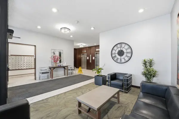 2951 Riverside DR #301, Billings Bridge - Riverside Park And Area, ON K1V 8W6