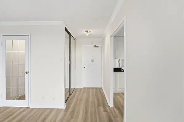 2951 Riverside DR #301, Billings Bridge - Riverside Park And Area, ON K1V 8W6