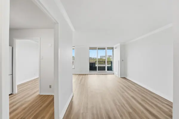 2951 Riverside DR #301, Billings Bridge - Riverside Park And Area, ON K1V 8W6