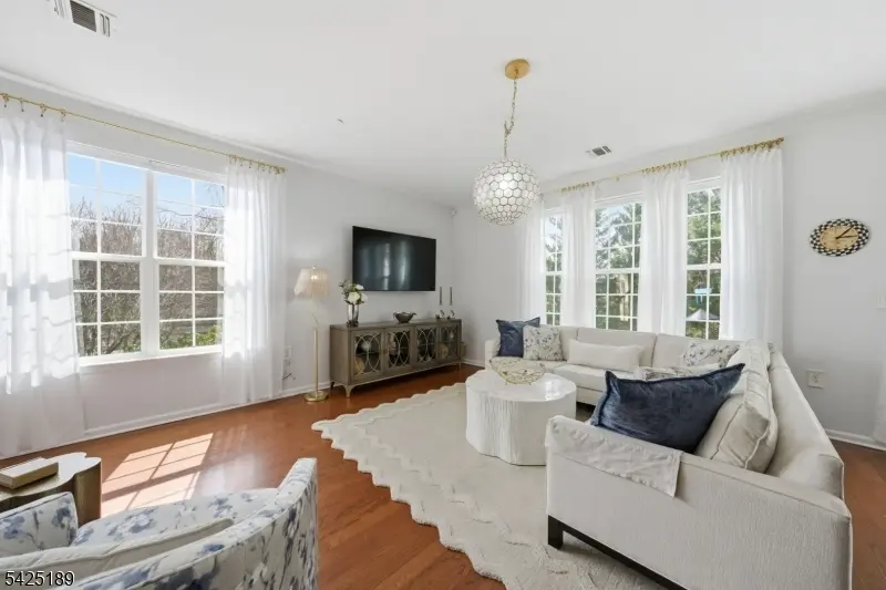 101 Birch Ct, Hanover Twp., NJ 07927