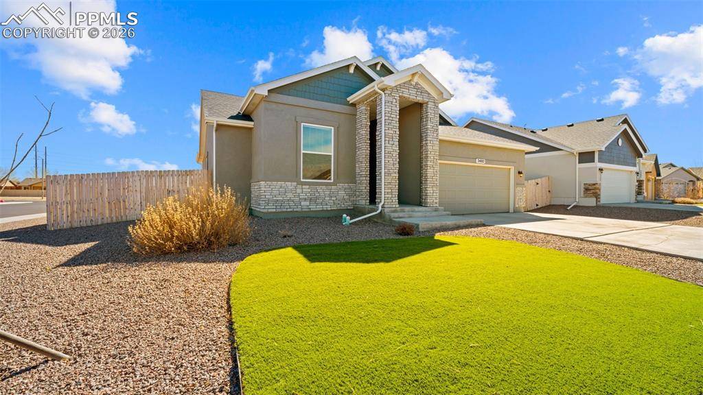 2402 Sunrise LN, Pueblo, CO 81008