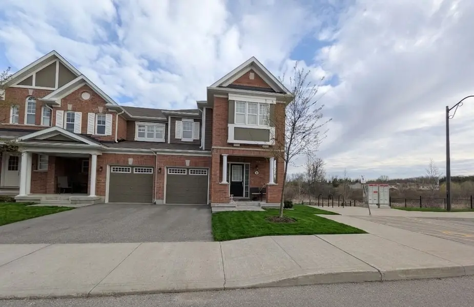 455 Guelph AVE #8, Cambridge, ON N3C 0H2