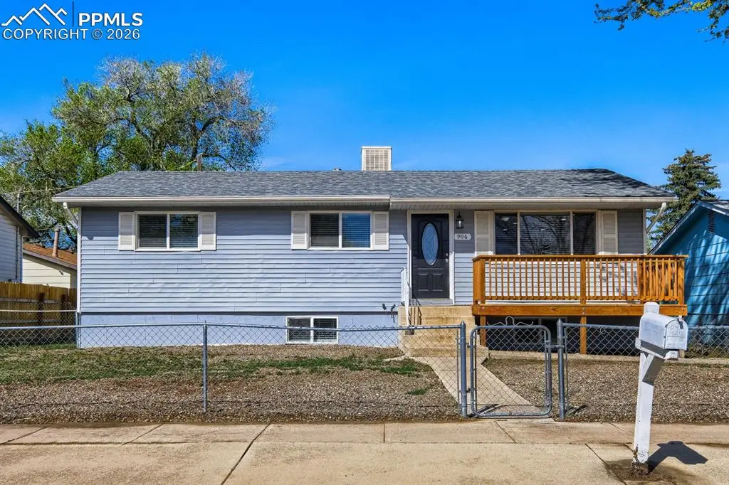 906 Arrawanna ST, Colorado Springs, CO 80909