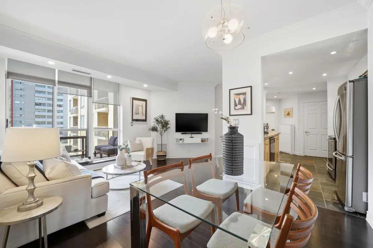 1750 Bayview AVE #405, Toronto C10, ON M4G 3C4