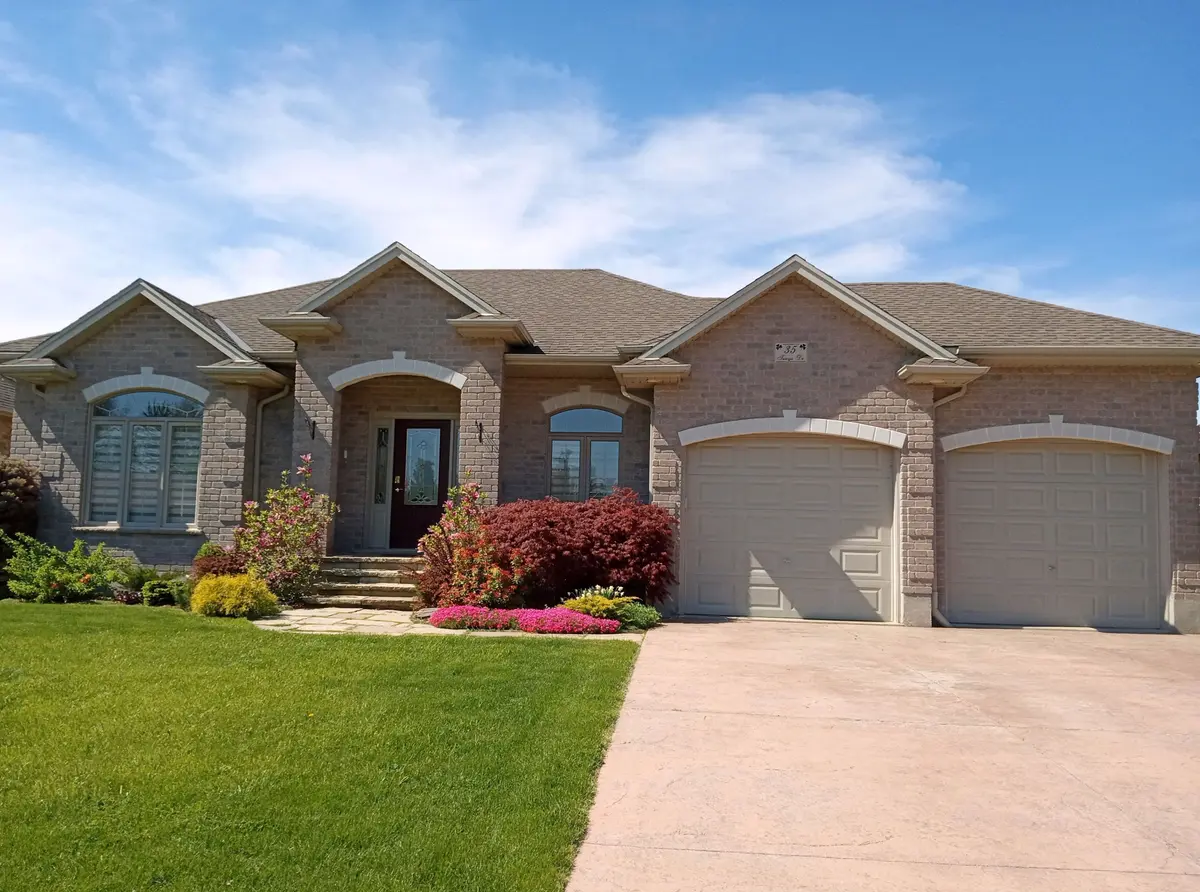 35 Tanya DR, Southwest Middlesex, ON N0L 1M0