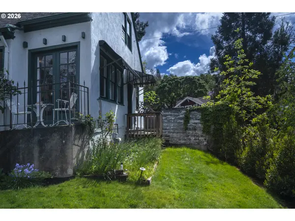 1243 SE OVERLOOK AVE, Roseburg, OR 97470