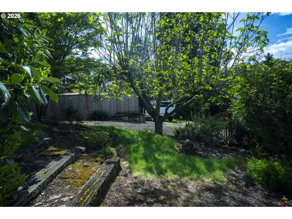 1243 SE OVERLOOK AVE, Roseburg, OR 97470