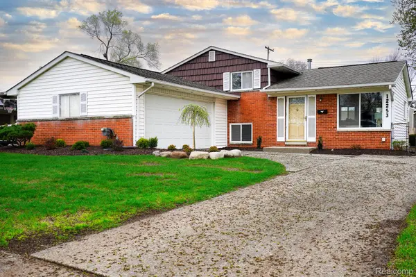 12253 Wheaton DR, Sterling Heights, MI 48313