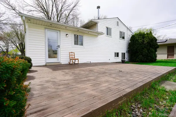 12253 Wheaton DR, Sterling Heights, MI 48313