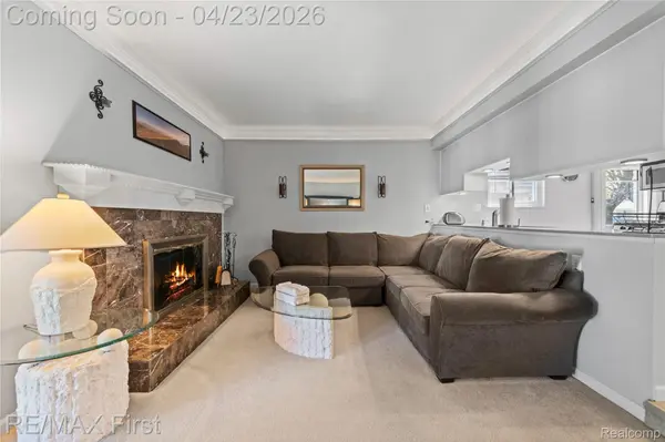 27604 Liberty DR, Warren, MI 48092