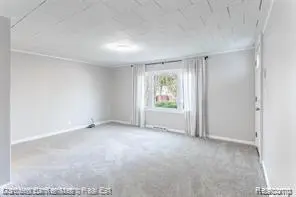 2835 Oldsmobile AVE, Waterford Charter Township, MI 48328