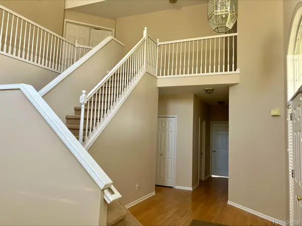 31216 Kingswood BLVD, Novi, MI 48377