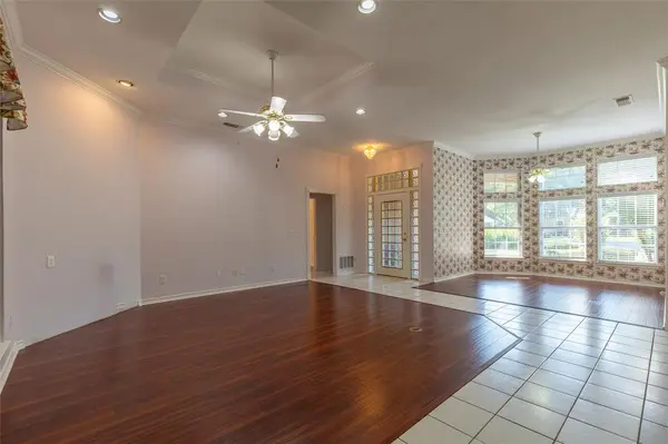 8925 Green Leaves Drive, Granbury, TX 76049