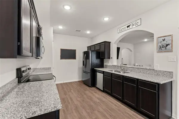 115 Oak Springs Loop, Mabank, TX 75147