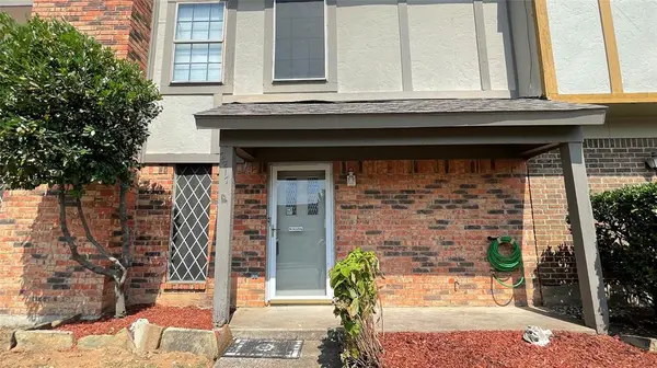 2217 Roman Court, Dalworthington Gardens, TX 76013