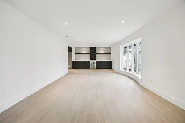 5635 Elm Valley Lane, Dallas, TX 75232