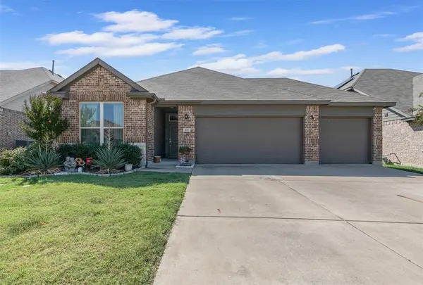 401 Evans Drive, Van Alstyne, TX 75495