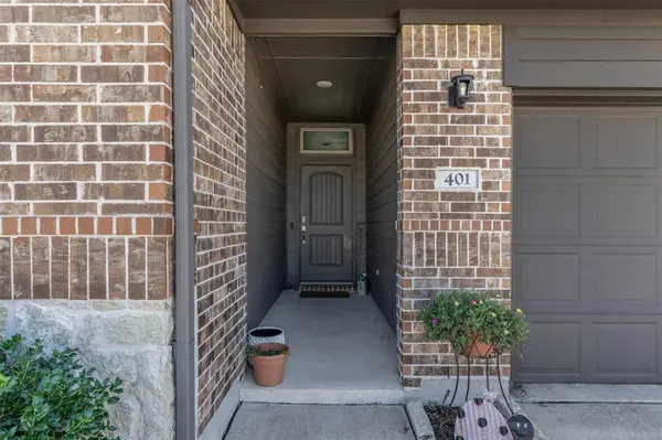 401 Evans Drive, Van Alstyne, TX 75495