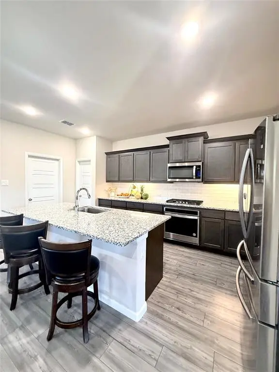 6718 Goldenrain Drive, Venus, TX 76084