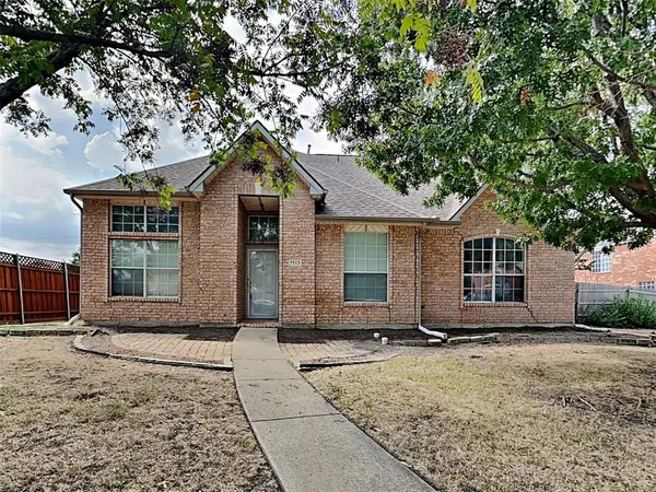 7513 Silverthorn Drive, Rowlett, TX 75089