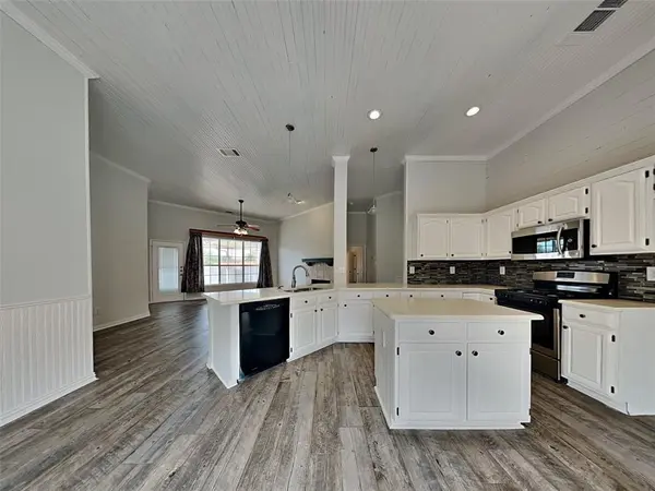 7513 Silverthorn Drive, Rowlett, TX 75089