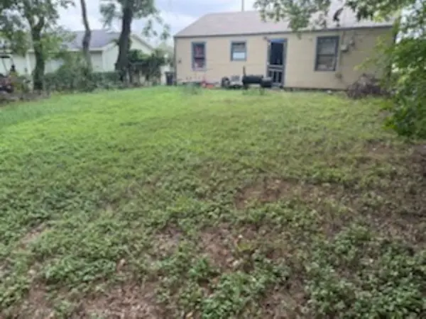 3233 Evans Avenue, Fort Worth, TX 76110