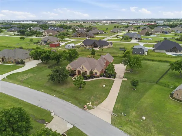 12833 Whisper Willows Drive, Fort Worth, TX 76052