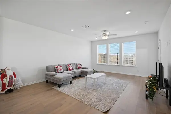 732 Thorn Creek Drive, Anna, TX 75409