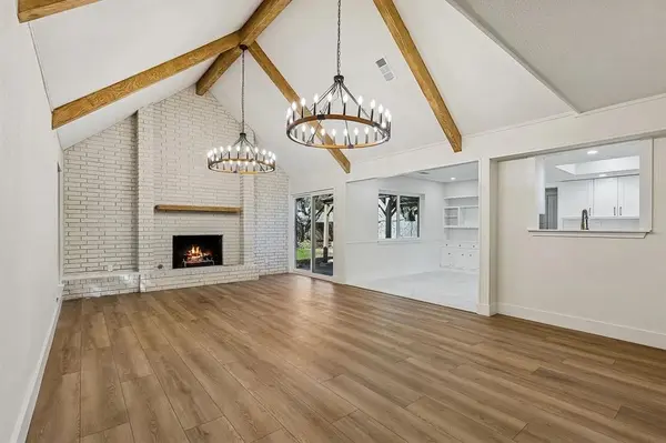 1704 Venetian Circle, Arlington, TX 76013