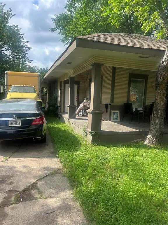 2705 Warren Avenue, Dallas, TX 75215