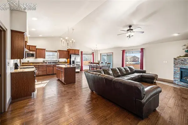 5707 Mark Twain LN, Pueblo, CO 81008