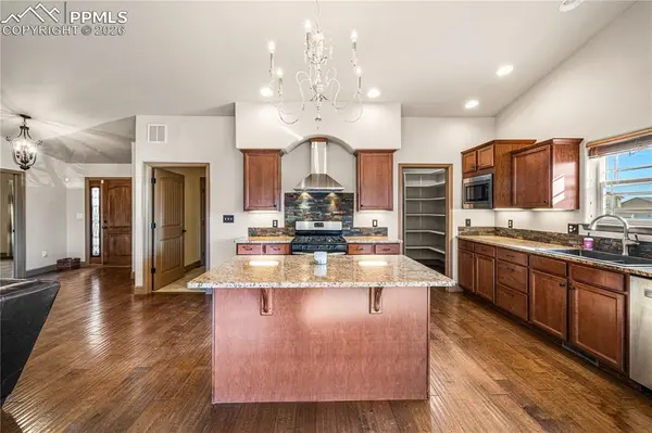 5707 Mark Twain LN, Pueblo, CO 81008