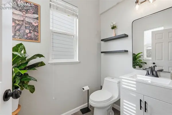 6290 Canyon Crest LOOP, Colorado Springs, CO 80923